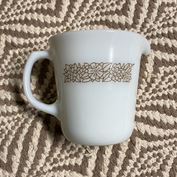 Vintage Pyrex creamer woodland brown white milk glass floral corningware - Picture 2 of 4